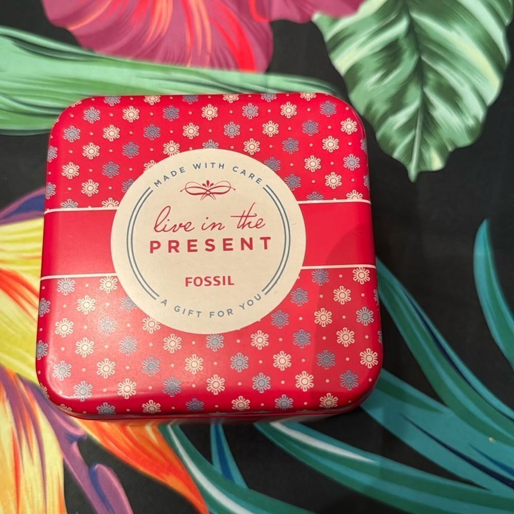 Fossil watch box. Live in the Present.